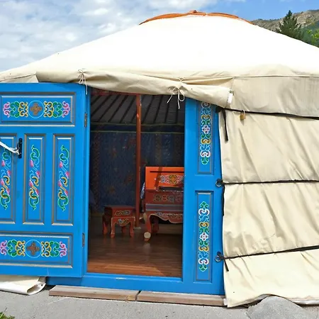 Camping Verdon Yourtes à La Ferme Angles (Alpes-de-Haute-Provence)