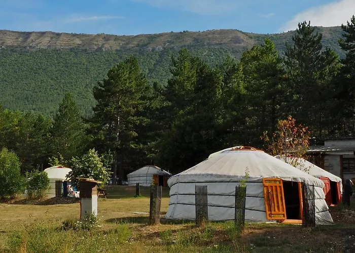 Camping Verdon Yourtes à La Ferme