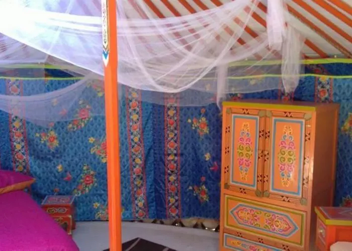 Verdon Yourtes à La Ferme Camping Angles (Alpes-de-Haute-Provence)