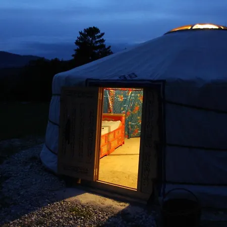 Camping Verdon Yourtes à La Ferme Angles (Alpes-de-Haute-Provence)