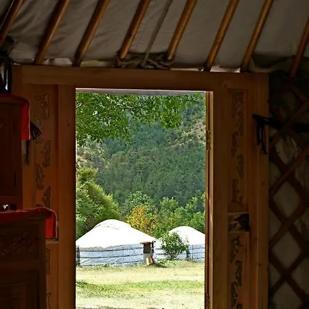 Camping Verdon Yourtes à La Ferme *