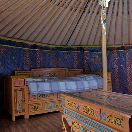 Verdon Yourtes à La Ferme Camping *